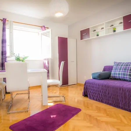 With A Parking Space - 8925 Apartmán