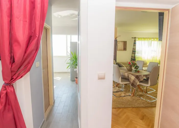 Apartmán With A Parking Space - 8925