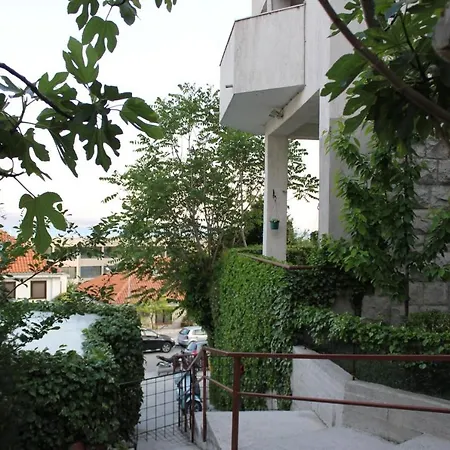 With A Parking Space - 8925 شقة *