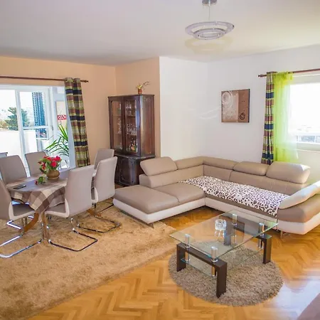 With A Parking Space - 8925 *