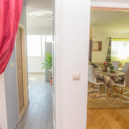 Apartmán With A Parking Space - 8925