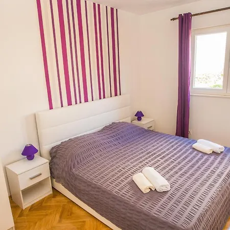 Apartamento With A Parking Space - 8925 Split